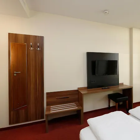 B&B Hotel Berlin-Adlershof Exterior photo